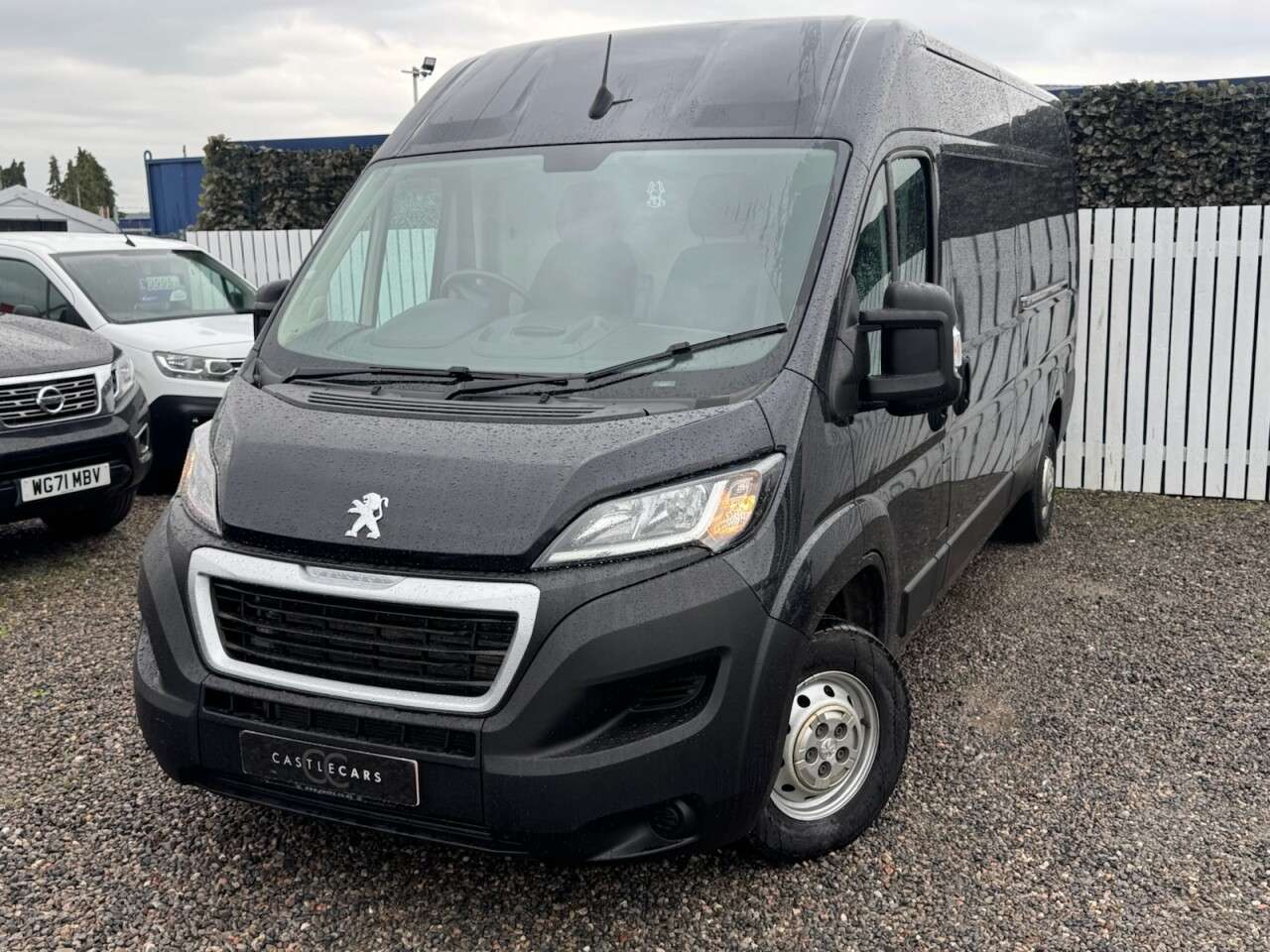 A 2021 PEUGEOT BOXER 2.2 BlueHDi 335 Professional Panel Van 5dr Diesel Manual L3 H2 Euro 6 (s/s) A 2021 PEUGEOT BOXER 2.2 BlueHDi 335 Professional Panel Van 5dr Diesel Manual L3 H2 Euro 6 (s/s)