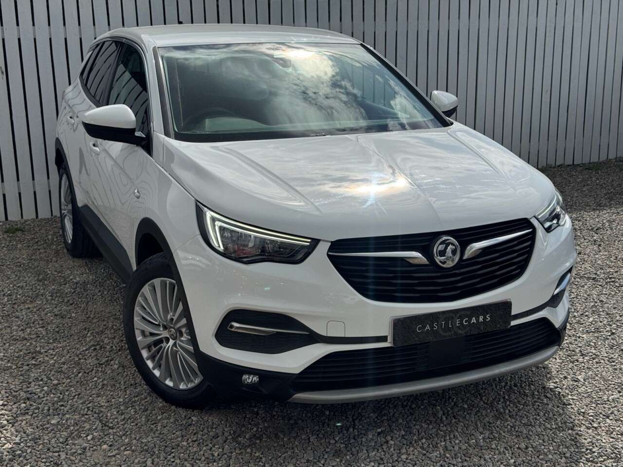 A 2018 VAUXHALL GRANDLAND X 1.2 Turbo Sport Nav SUV 5dr Petrol Manual Euro 6 (s/s) (130 ps) A 2018 VAUXHALL GRANDLAND X 1.2 Turbo Sport Nav SUV 5dr Petrol Manual Euro 6 (s/s) (130 ps)