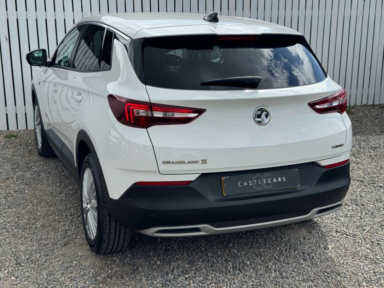 A 2018 VAUXHALL GRANDLAND X 1.2 Turbo Sport Nav SUV 5dr Petrol Manual Euro 6 (s/s) (130 ps) A 2018 VAUXHALL GRANDLAND X 1.2 Turbo Sport Nav SUV 5dr Petrol Manual Euro 6 (s/s) (130 ps)