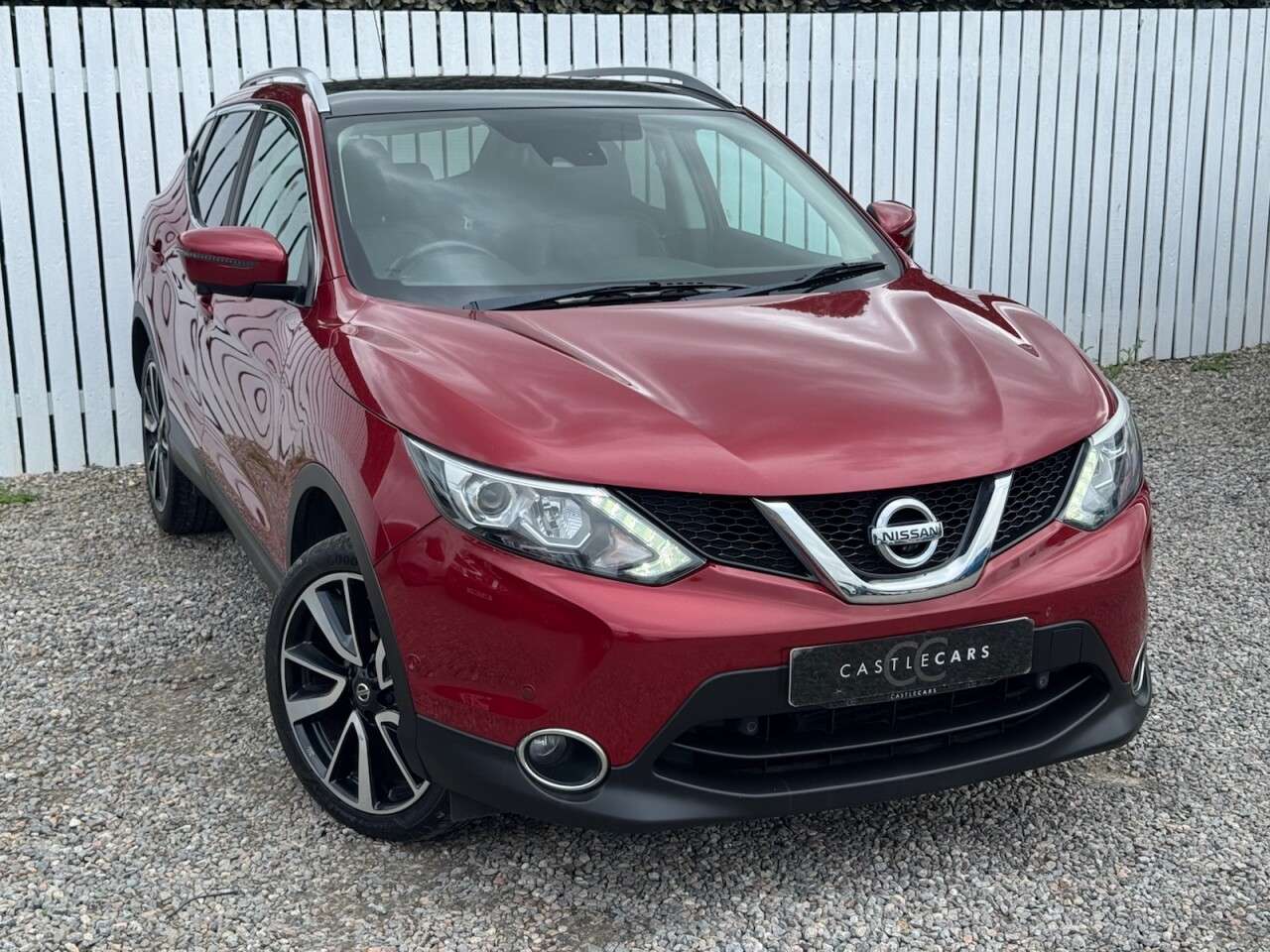 A 2017 NISSAN QASHQAI 1.5 dCi Tekna SUV 5dr Diesel Manual 2WD Euro 6 (s/s) (110 ps) A 2017 NISSAN QASHQAI 1.5 dCi Tekna SUV 5dr Diesel Manual 2WD Euro 6 (s/s) (110 ps)