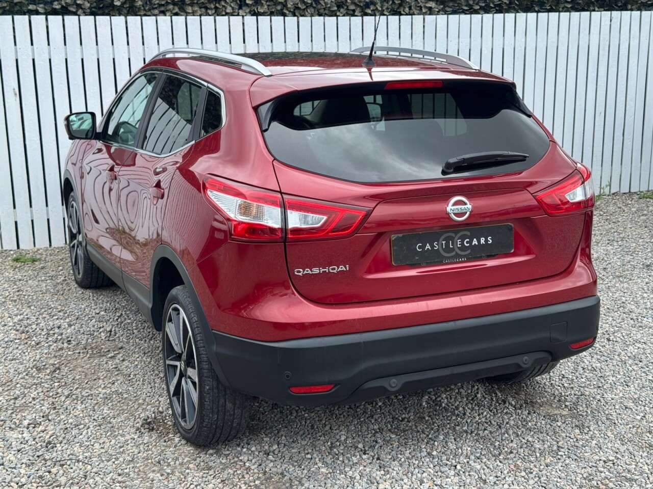 A 2017 NISSAN QASHQAI 1.5 dCi Tekna SUV 5dr Diesel Manual 2WD Euro 6 (s/s) (110 ps) A 2017 NISSAN QASHQAI 1.5 dCi Tekna SUV 5dr Diesel Manual 2WD Euro 6 (s/s) (110 ps)