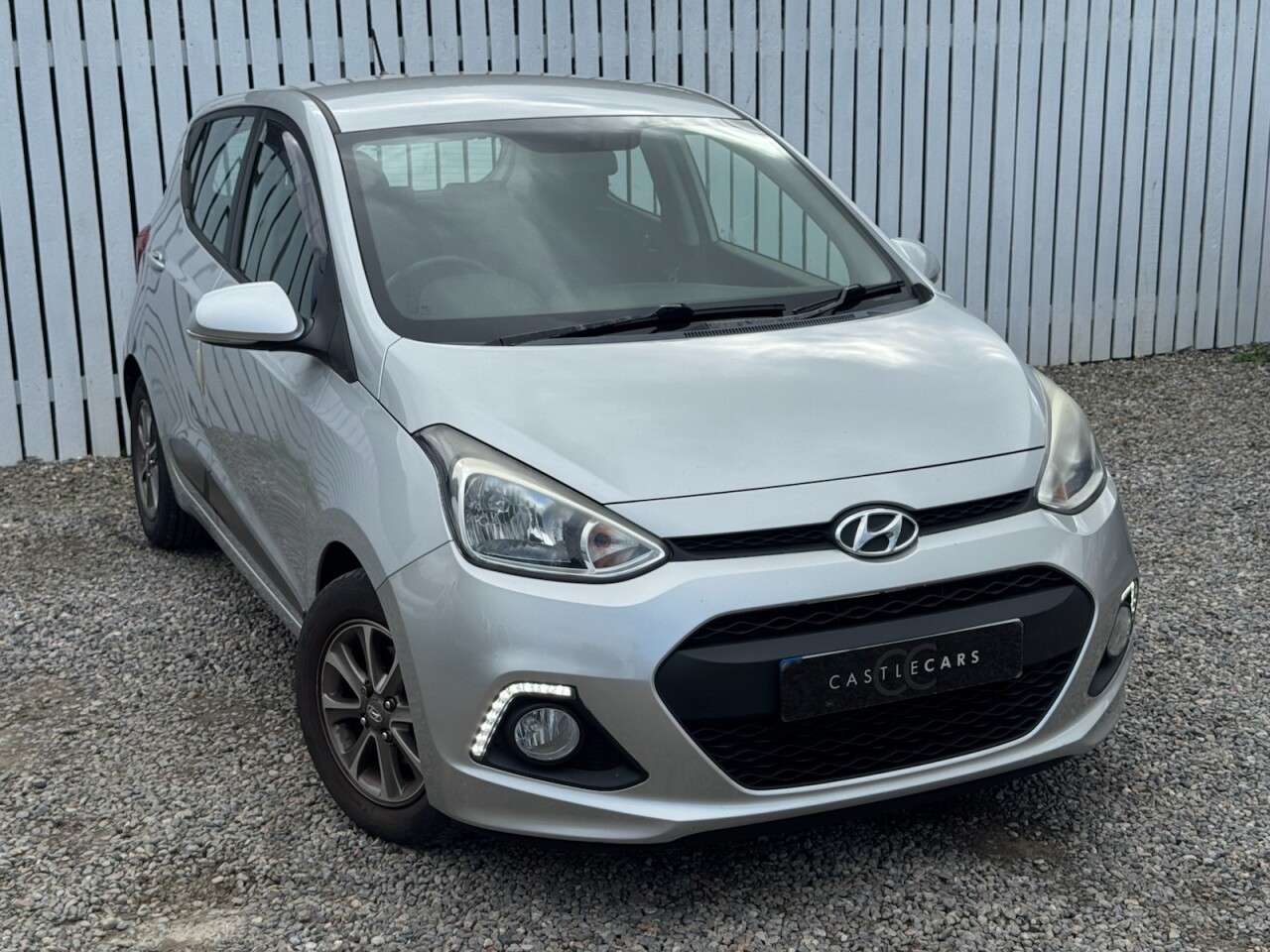A 2014 HYUNDAI I10 1.2 Premium Hatchback 5dr Petrol Manual Euro 5 (87 ps) A 2014 HYUNDAI I10 1.2 Premium Hatchback 5dr Petrol Manual Euro 5 (87 ps)