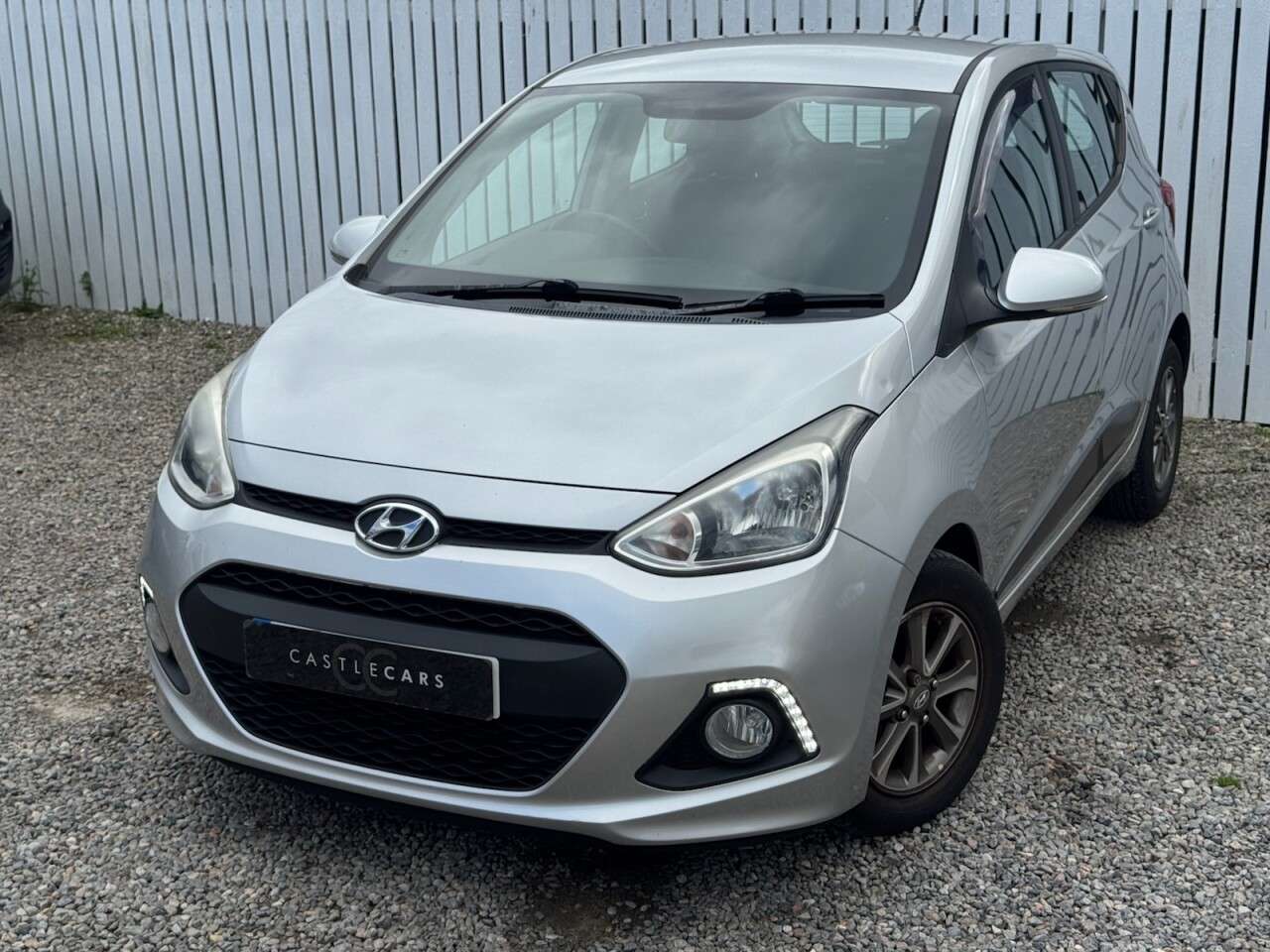 A 2014 HYUNDAI I10 1.2 Premium Hatchback 5dr Petrol Manual Euro 5 (87 ps) A 2014 HYUNDAI I10 1.2 Premium Hatchback 5dr Petrol Manual Euro 5 (87 ps)