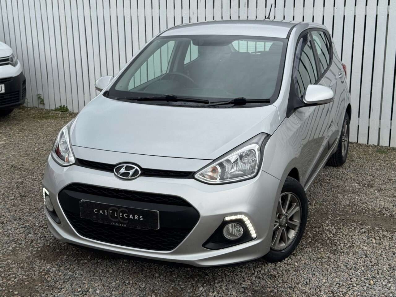 A 2014 HYUNDAI I10 1.2 Premium Hatchback 5dr Petrol Manual Euro 5 (87 ps) A 2014 HYUNDAI I10 1.2 Premium Hatchback 5dr Petrol Manual Euro 5 (87 ps)