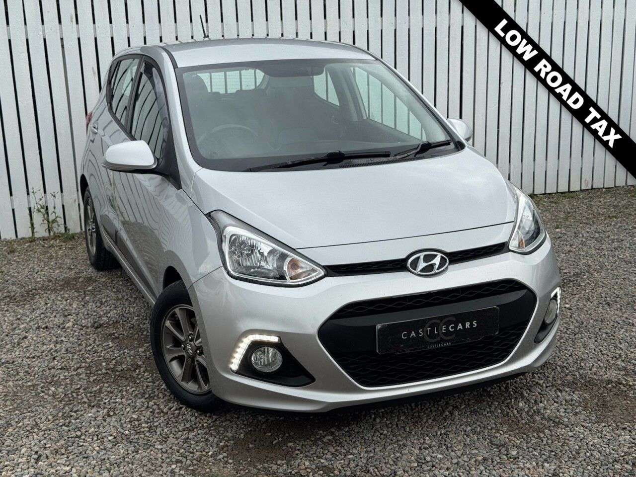 A 2014 HYUNDAI I10 1.2 Premium Hatchback 5dr Petrol Manual Euro 5 (87 ps) A 2014 HYUNDAI I10 1.2 Premium Hatchback 5dr Petrol Manual Euro 5 (87 ps)