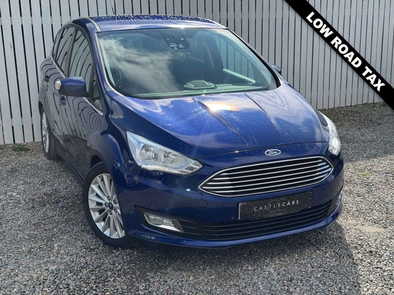 A 2016 FORD C-MAX 1.5 TDCi Titanium MPV 5dr Diesel Manual Euro 6 (s/s) (120 ps) A 2016 FORD C-MAX 1.5 TDCi Titanium MPV 5dr Diesel Manual Euro 6 (s/s) (120 ps)