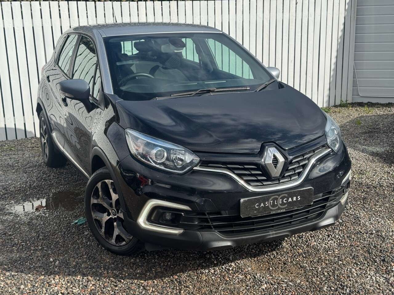 A 2017 RENAULT CAPTUR 1.5 dCi ENERGY Dynamique Nav SUV 5dr Diesel Manual Euro 6 (s/s) (90 ps) A 2017 RENAULT CAPTUR 1.5 dCi ENERGY Dynamique Nav SUV 5dr Diesel Manual Euro 6 (s/s) (90 ps)