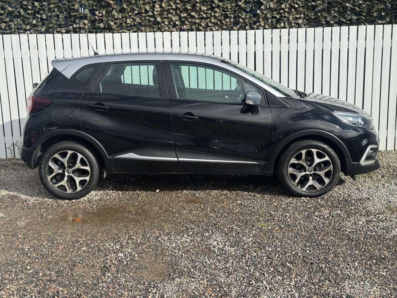 A 2017 RENAULT CAPTUR 1.5 dCi ENERGY Dynamique Nav SUV 5dr Diesel Manual Euro 6 (s/s) (90 ps) A 2017 RENAULT CAPTUR 1.5 dCi ENERGY Dynamique Nav SUV 5dr Diesel Manual Euro 6 (s/s) (90 ps)
