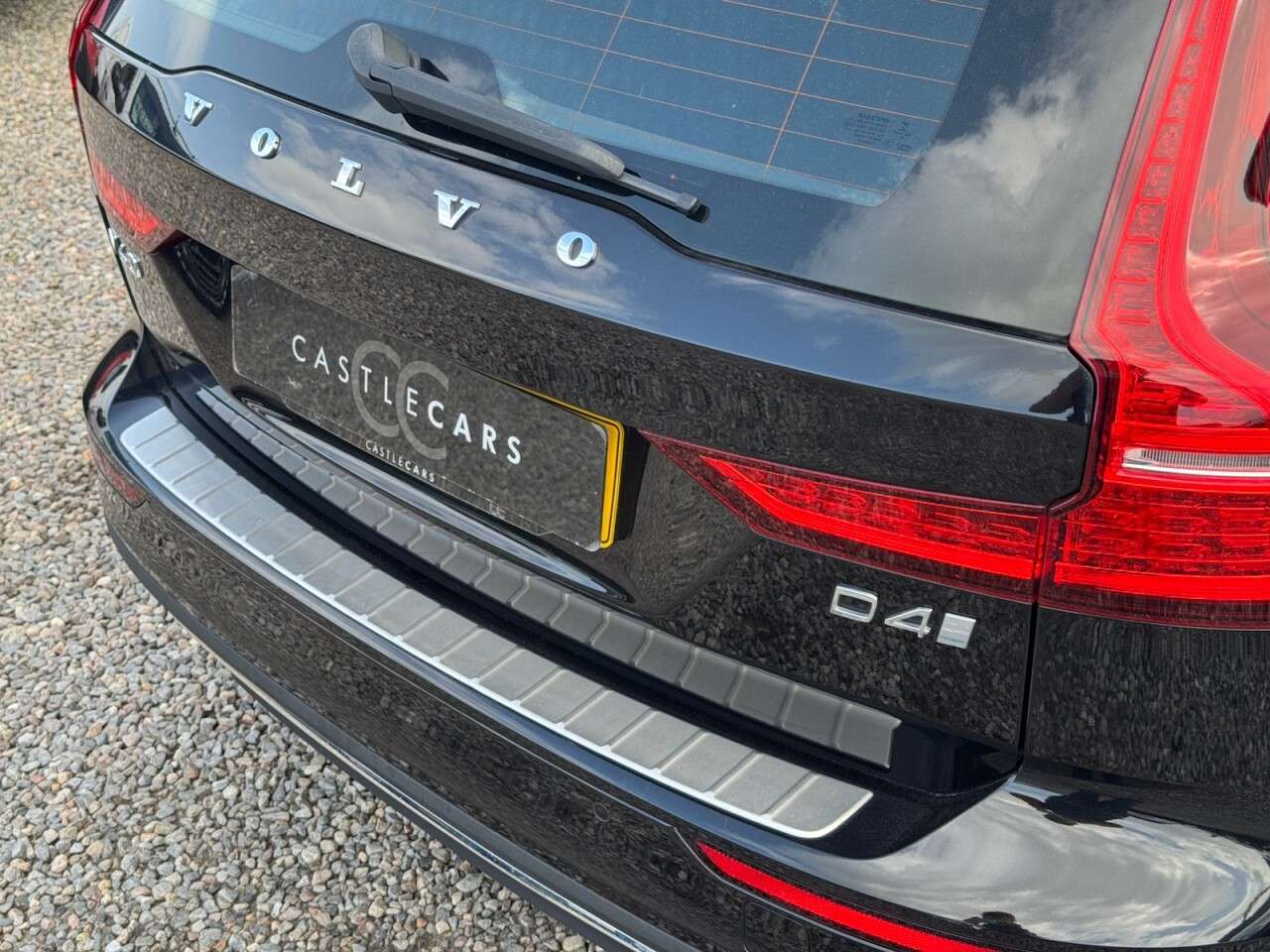 2018 VOLVO V60 2018 VOLVO V60