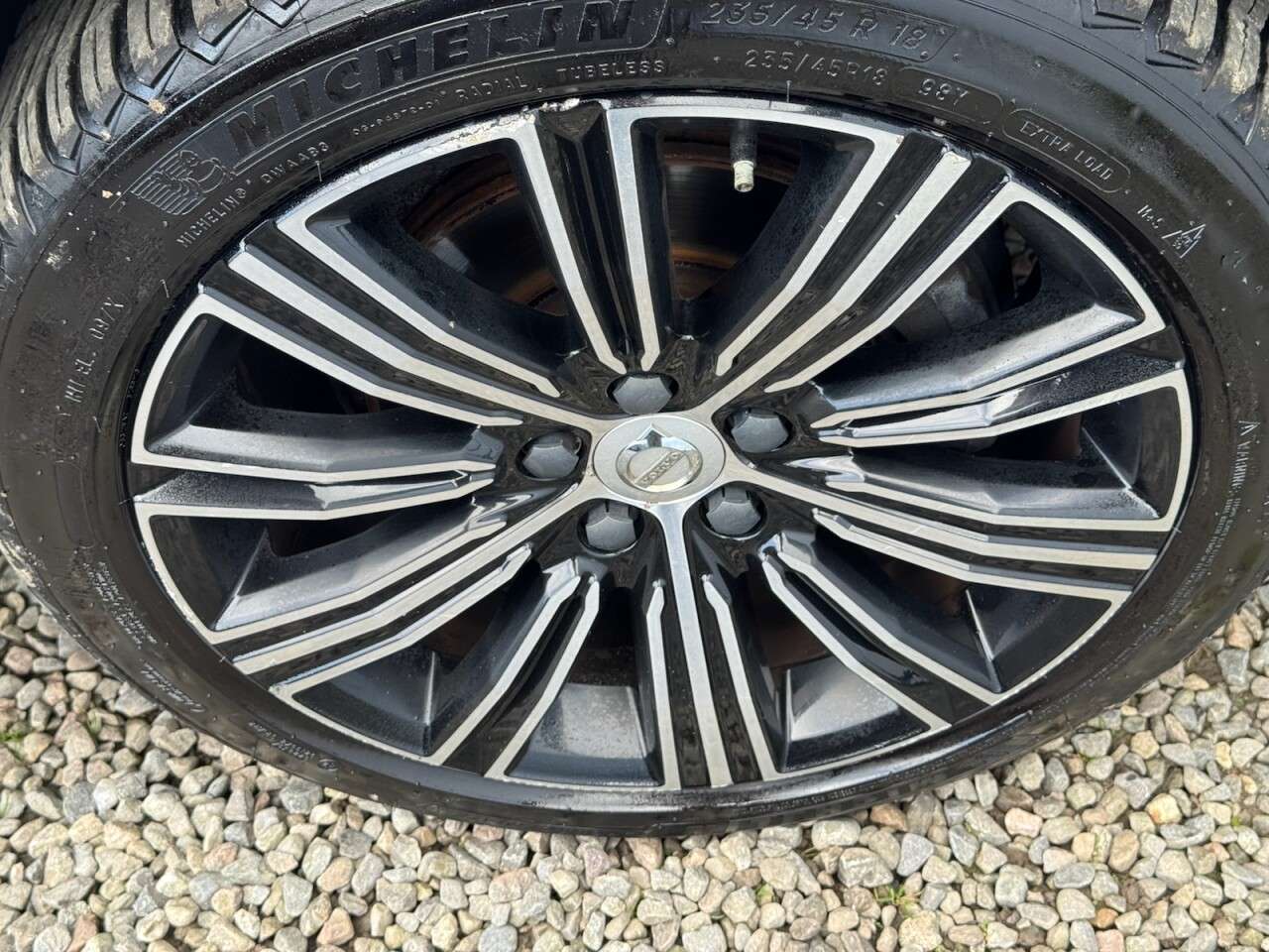 2018 VOLVO V60 2018 VOLVO V60
