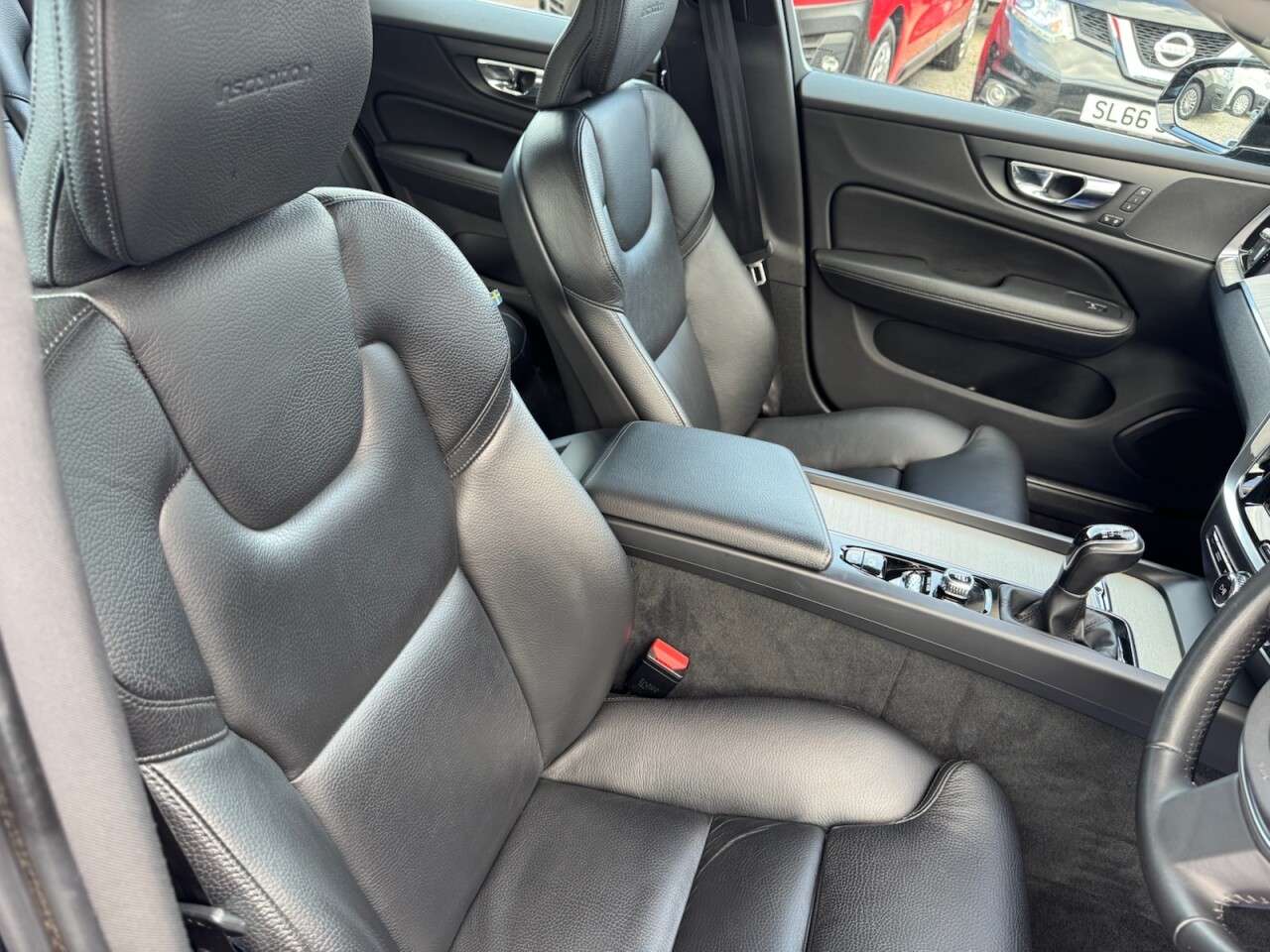 2018 VOLVO V60 2018 VOLVO V60