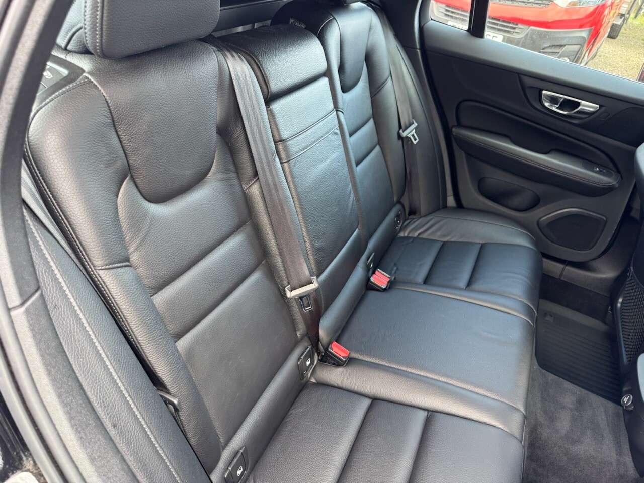 2018 VOLVO V60 2018 VOLVO V60