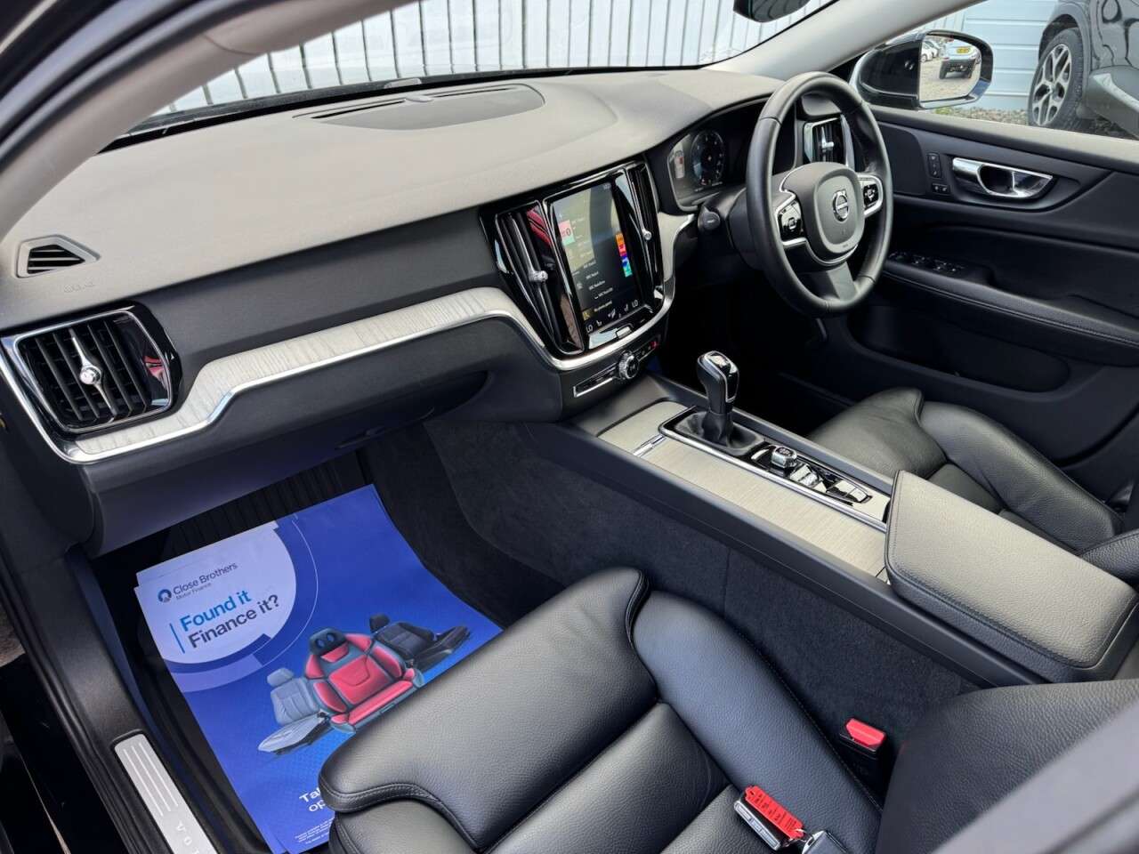 2018 VOLVO V60 2018 VOLVO V60