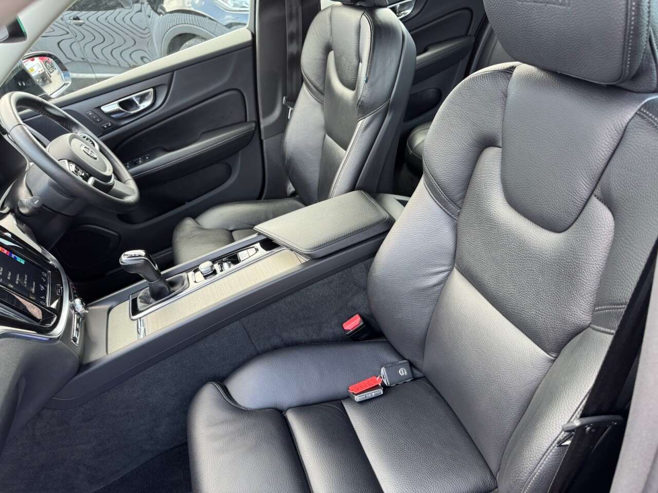2018 VOLVO V60 2018 VOLVO V60