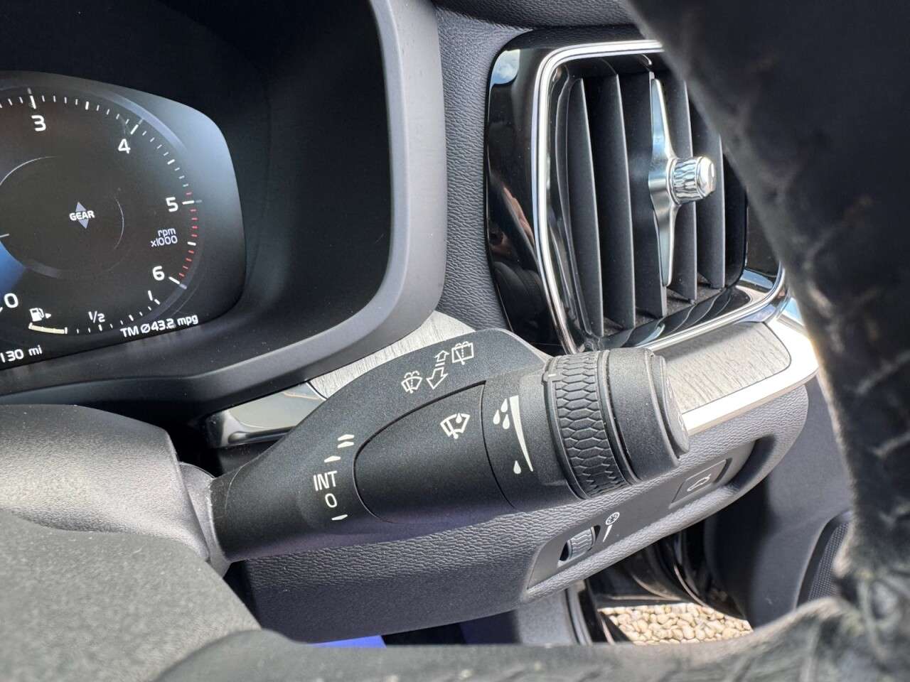 2018 VOLVO V60 2018 VOLVO V60