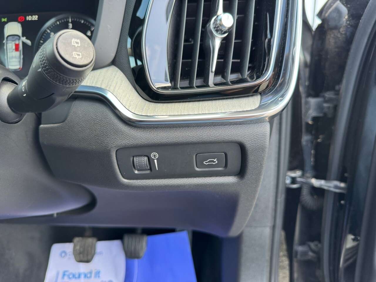 2018 VOLVO V60 2018 VOLVO V60