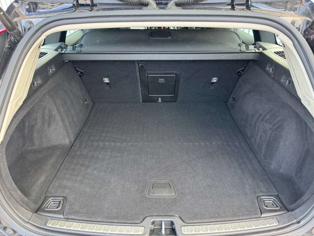 2018 VOLVO V60 2018 VOLVO V60
