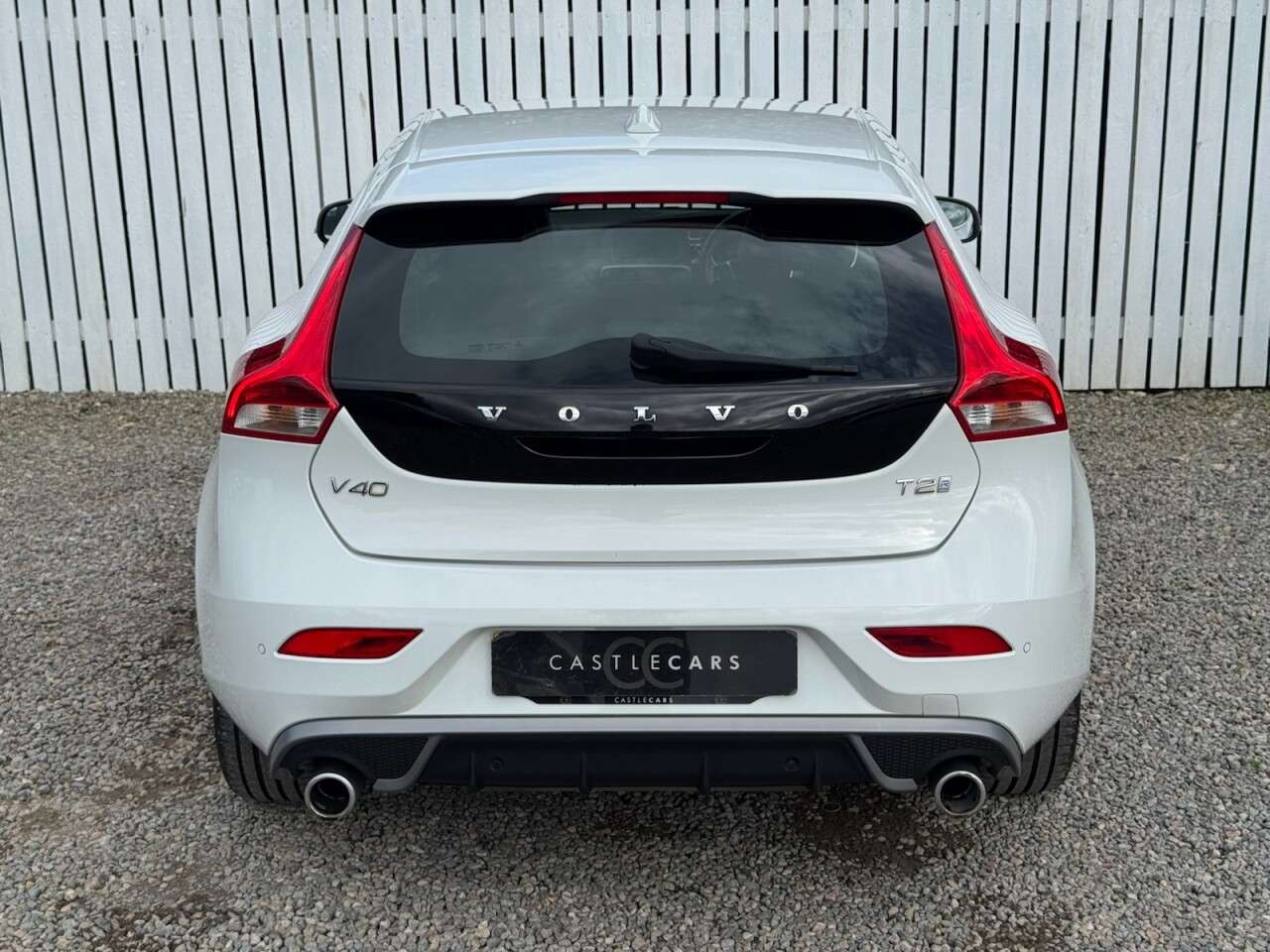2019 VOLVO V40 2019 VOLVO V40