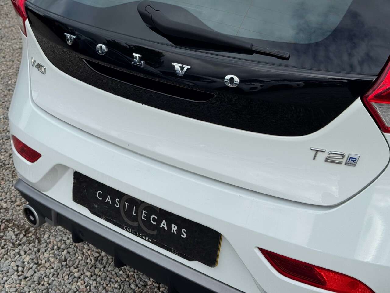 2019 VOLVO V40 2019 VOLVO V40