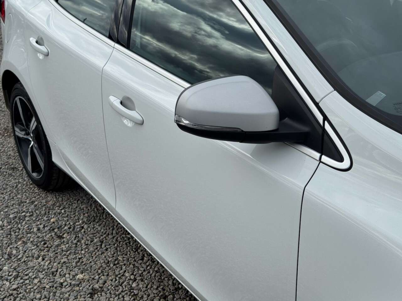 2019 VOLVO V40 2019 VOLVO V40