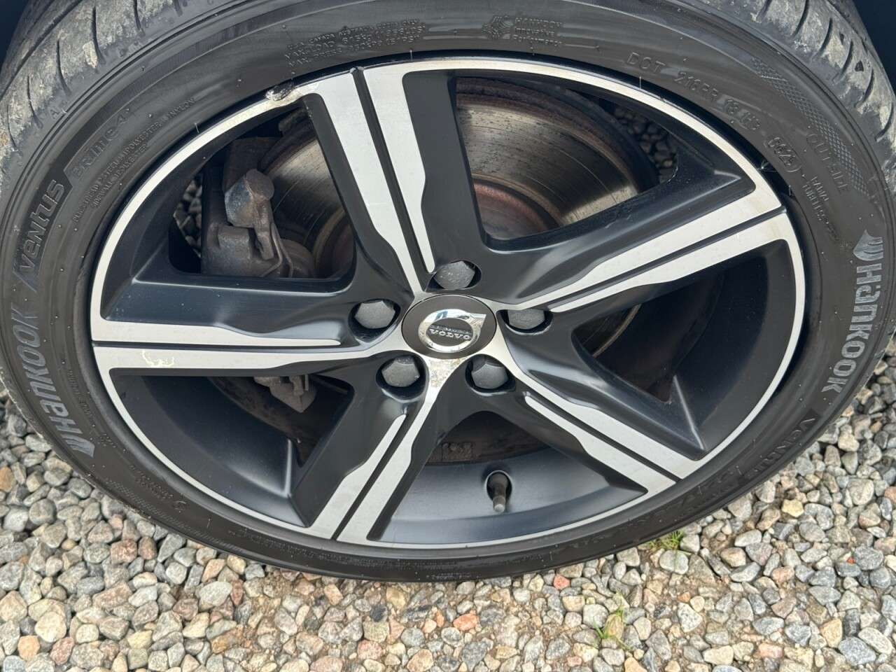 2019 VOLVO V40 2019 VOLVO V40
