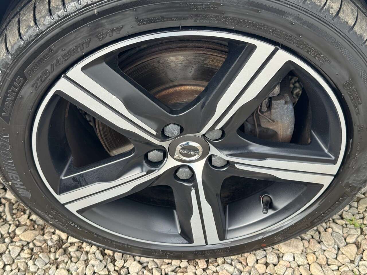 2019 VOLVO V40 2019 VOLVO V40