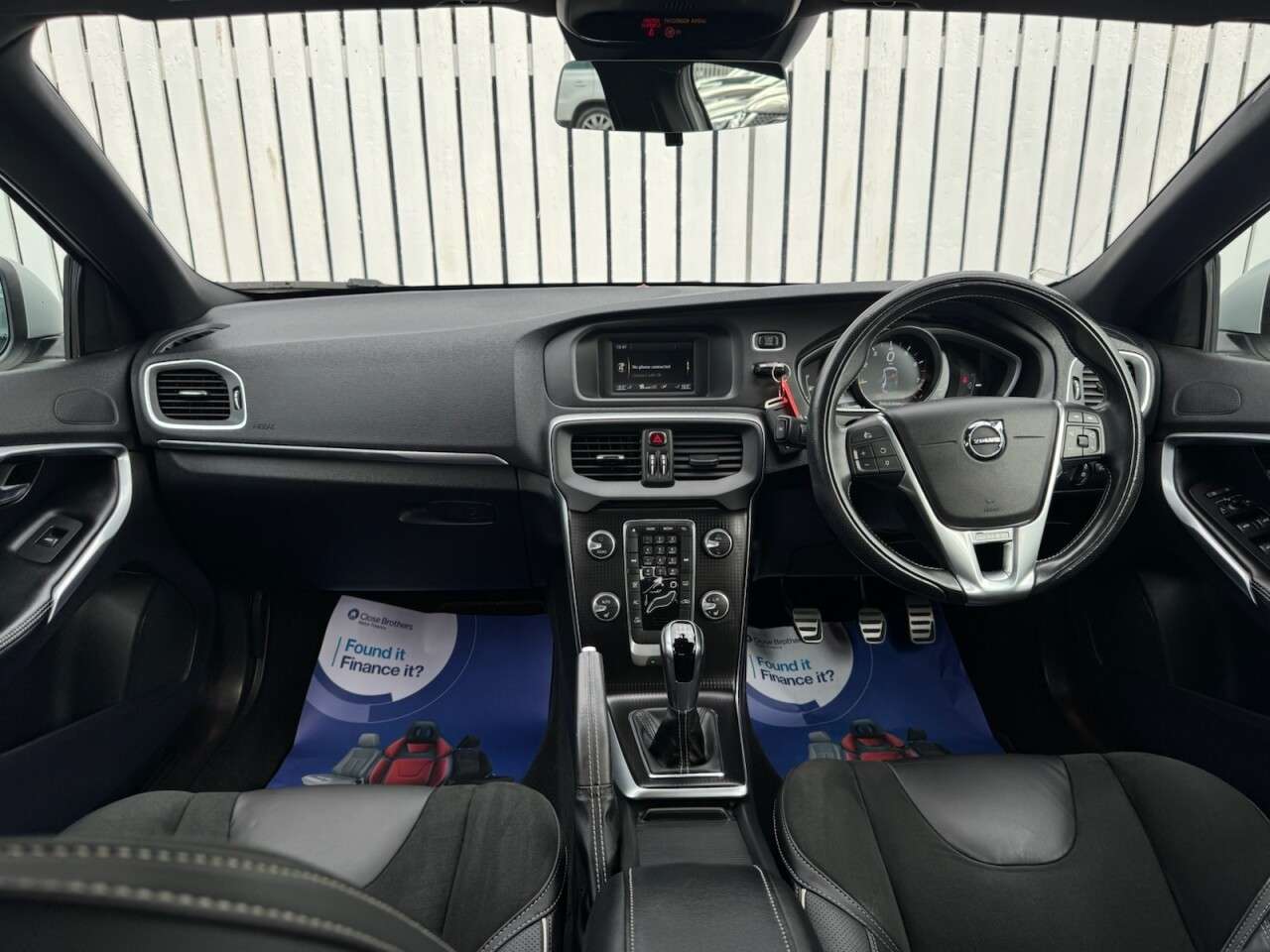 2019 VOLVO V40 2019 VOLVO V40