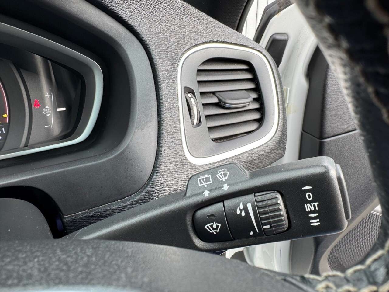 2019 VOLVO V40 2019 VOLVO V40