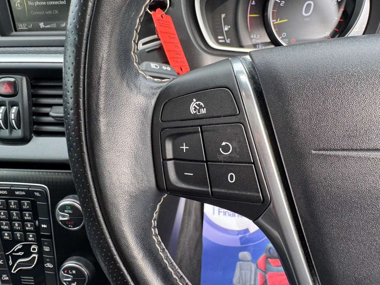 2019 VOLVO V40 2019 VOLVO V40
