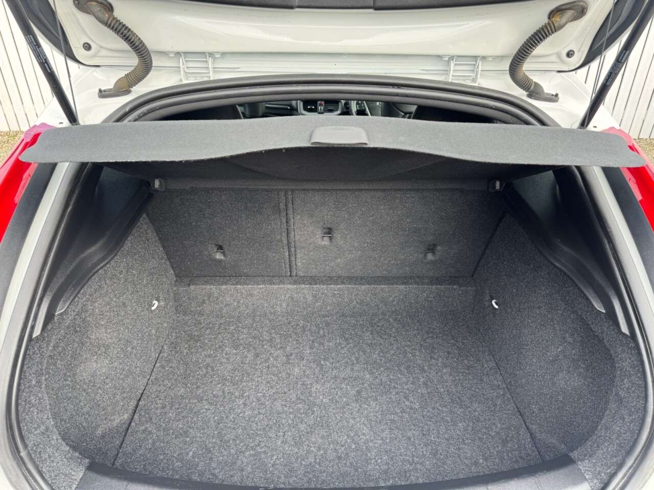 2019 VOLVO V40 2019 VOLVO V40