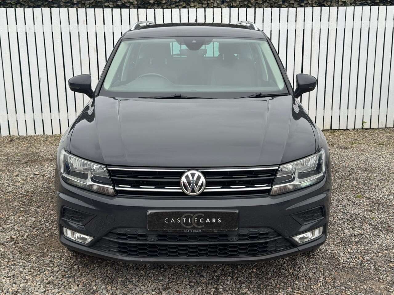 A 2017 VOLKSWAGEN TIGUAN 2.0 TDI SE Navigation SUV 5dr Diesel DSG 4Motion Euro 6 (s/s) (150 ps) A 2017 VOLKSWAGEN TIGUAN 2.0 TDI SE Navigation SUV 5dr Diesel DSG 4Motion Euro 6 (s/s) (150 ps)