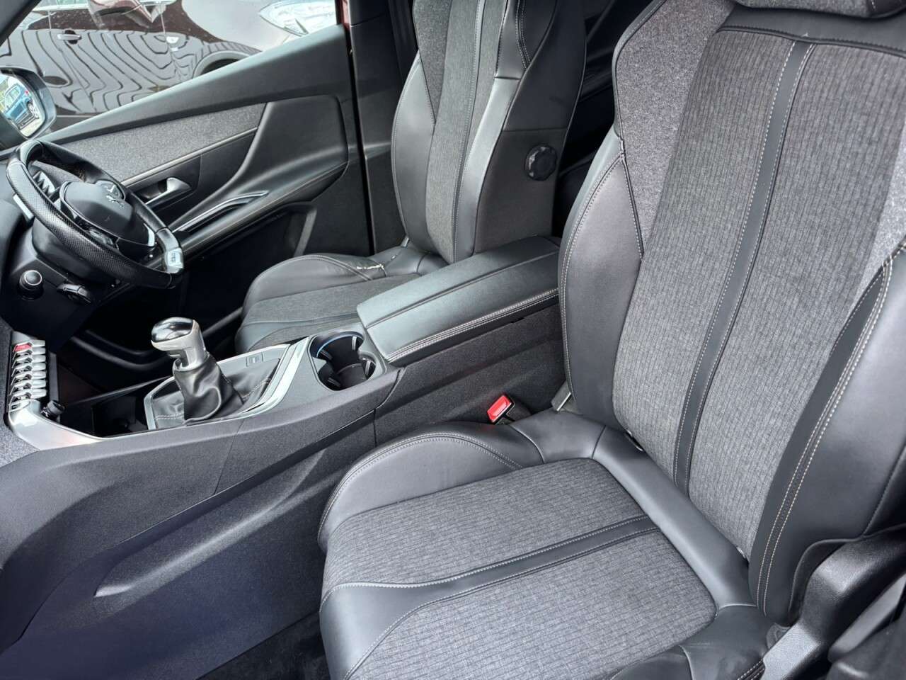 2019 PEUGEOT 3008 2019 PEUGEOT 3008