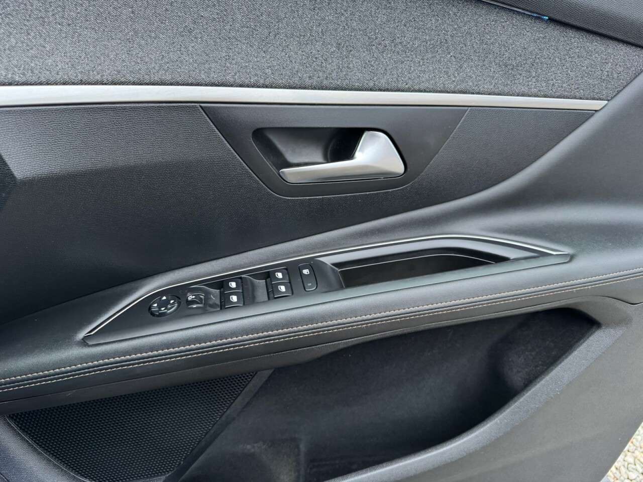 2019 PEUGEOT 3008 2019 PEUGEOT 3008