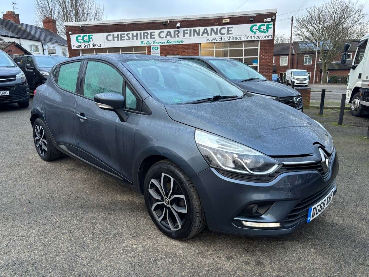 A 2018 RENAULT CLIO 0.9 TCe Play Hatchback 5dr Petrol Manual Euro 6 (s/s) (75 ps) A 2018 RENAULT CLIO 0.9 TCe Play Hatchback 5dr Petrol Manual Euro 6 (s/s) (75 ps)
