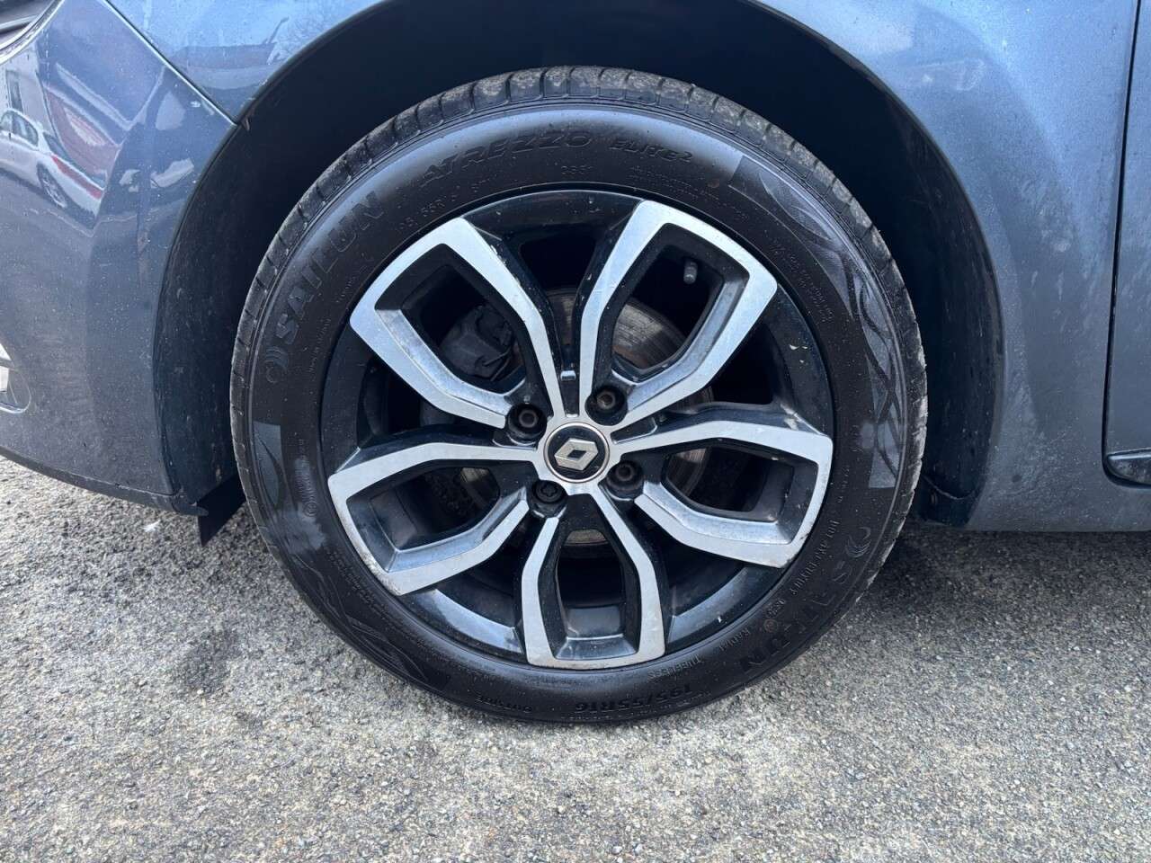 A 2018 RENAULT CLIO 0.9 TCe Play Hatchback 5dr Petrol Manual Euro 6 (s/s) (75 ps) A 2018 RENAULT CLIO 0.9 TCe Play Hatchback 5dr Petrol Manual Euro 6 (s/s) (75 ps)