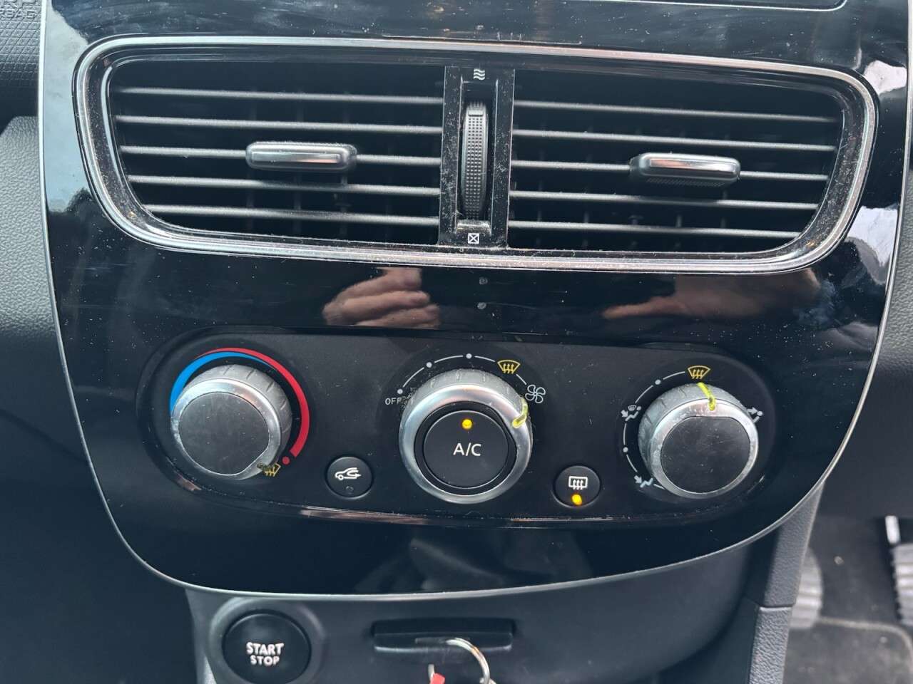 2018 RENAULT CLIO 2018 RENAULT CLIO