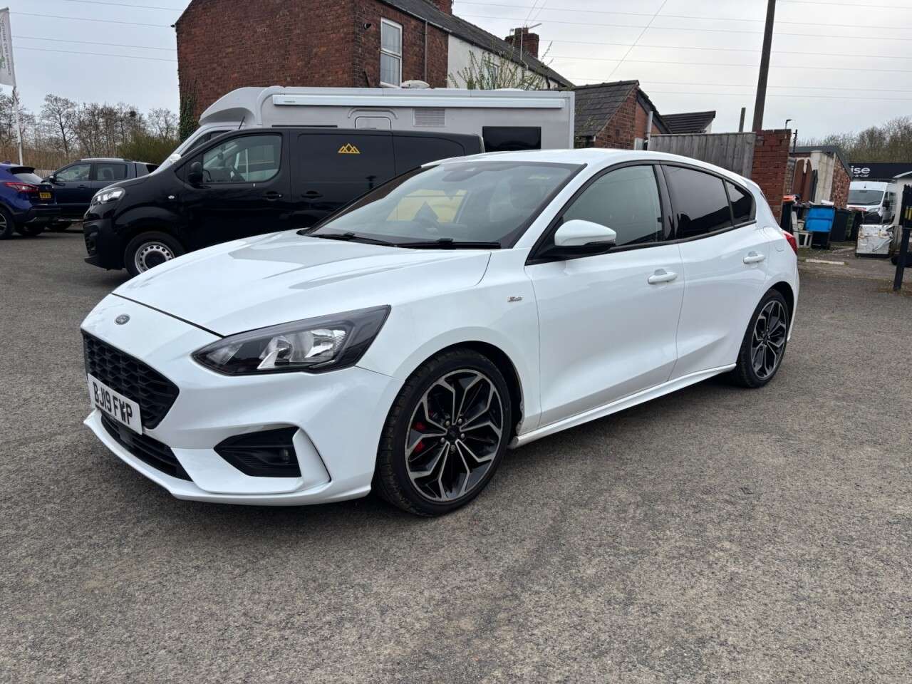 A 2019 FORD FOCUS 1.0T EcoBoost ST-Line X Hatchback 5dr Petrol Manual Euro 6 (s/s) (125 ps) A 2019 FORD FOCUS 1.0T EcoBoost ST-Line X Hatchback 5dr Petrol Manual Euro 6 (s/s) (125 ps)