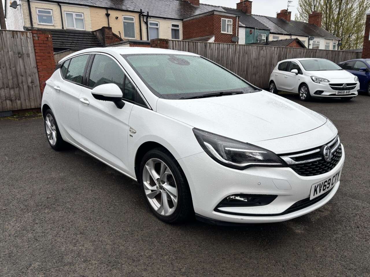 A 2019 VAUXHALL ASTRA 1.4i Turbo SRi Hatchback 5dr Petrol Manual Euro 6 (s/s) (150 ps) A 2019 VAUXHALL ASTRA 1.4i Turbo SRi Hatchback 5dr Petrol Manual Euro 6 (s/s) (150 ps)