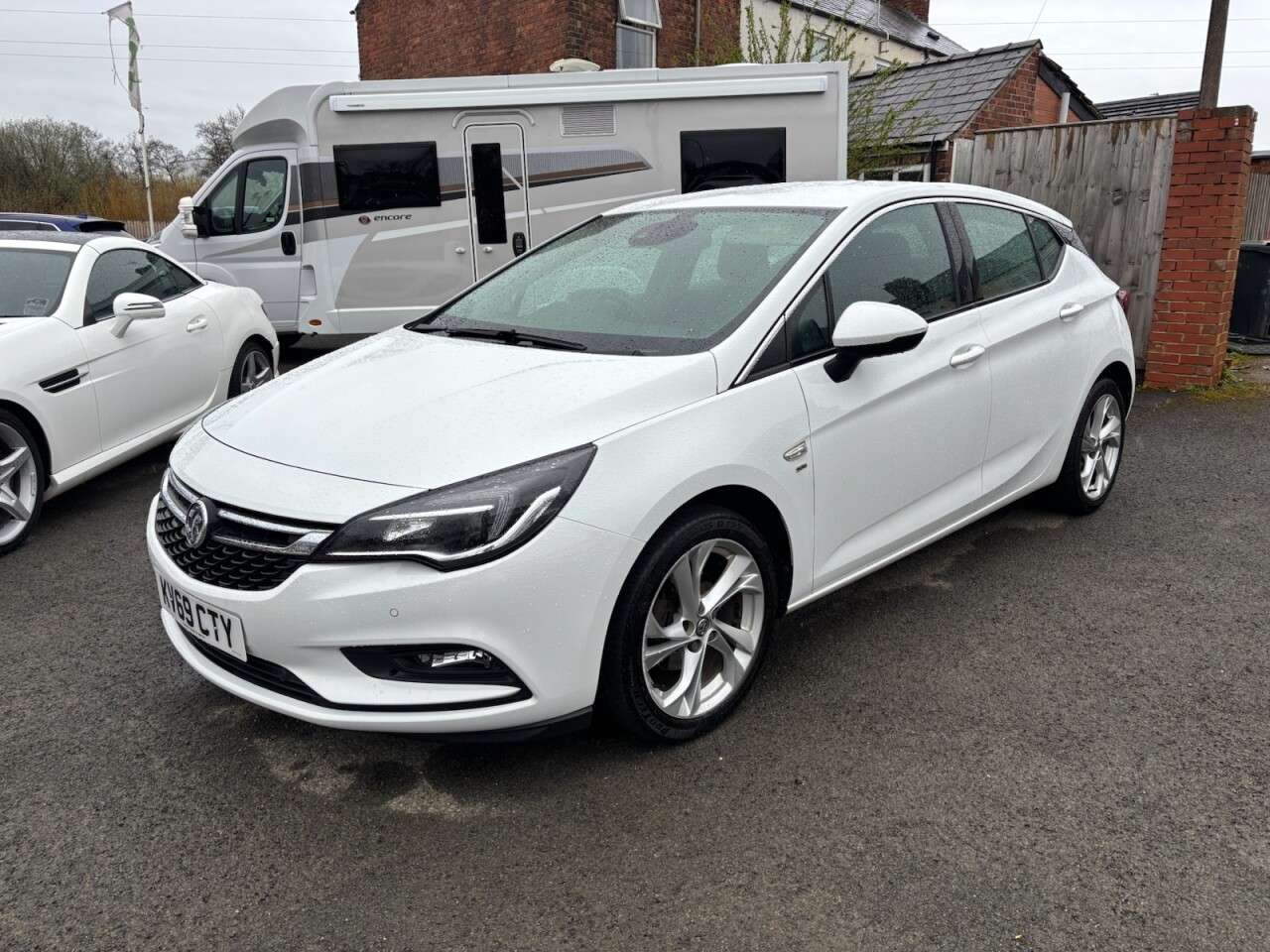 A 2019 VAUXHALL ASTRA 1.4i Turbo SRi Hatchback 5dr Petrol Manual Euro 6 (s/s) (150 ps) A 2019 VAUXHALL ASTRA 1.4i Turbo SRi Hatchback 5dr Petrol Manual Euro 6 (s/s) (150 ps)