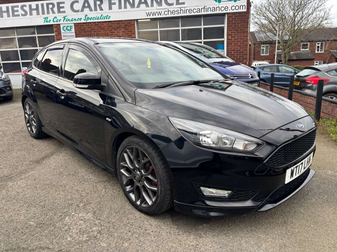 A 2017 FORD FOCUS 1.0T EcoBoost ST-Line Hatchback 5dr Petrol Manual Euro 6 (s/s) (125 ps) A 2017 FORD FOCUS 1.0T EcoBoost ST-Line Hatchback 5dr Petrol Manual Euro 6 (s/s) (125 ps)