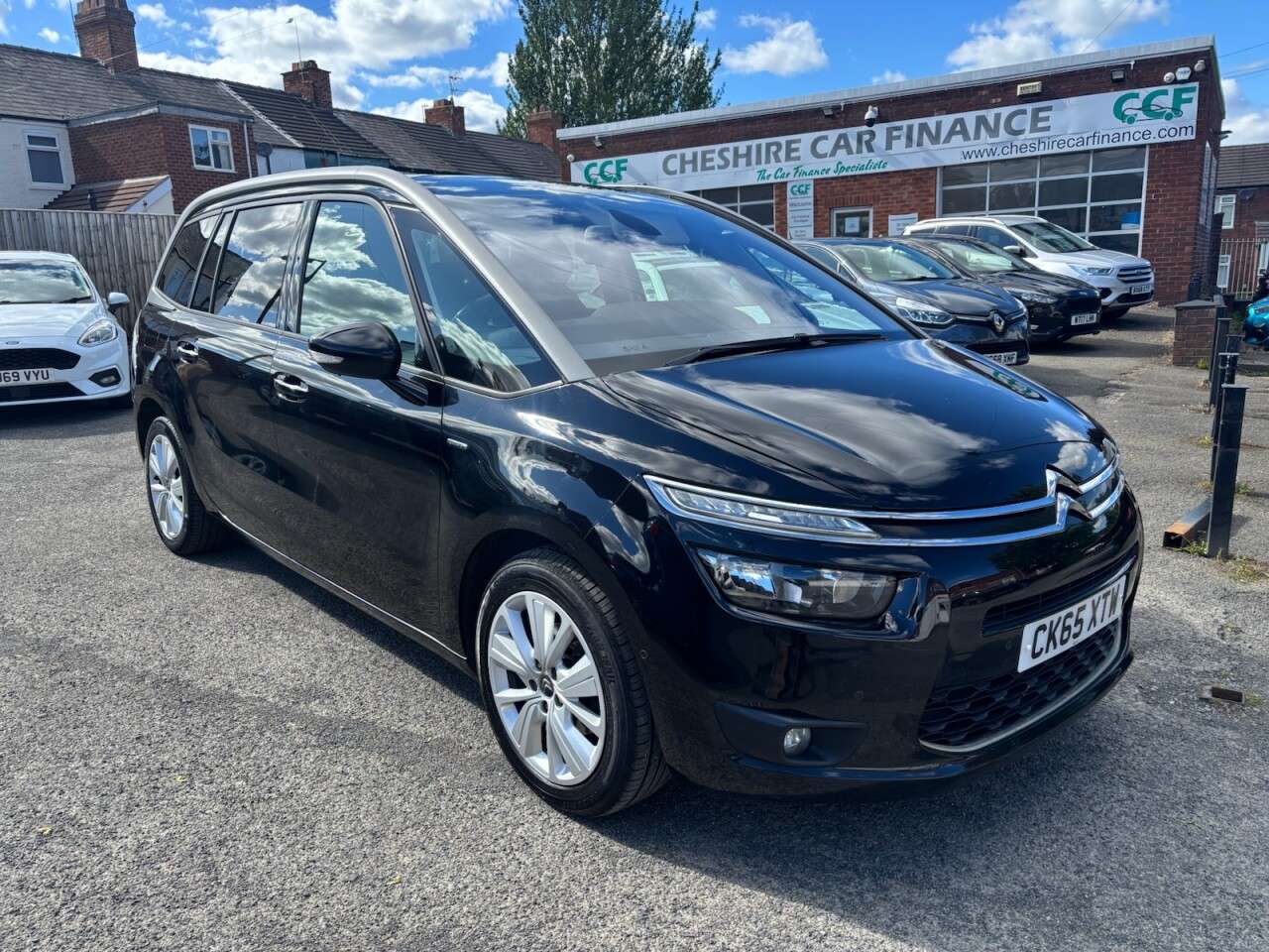 A 2015 CITROEN GRAND C4 PICASSO 1.6 BlueHDi Exclusive+ MPV 5dr Diesel EAT6 Euro 6 (s/s) (120 ps) A 2015 CITROEN GRAND C4 PICASSO 1.6 BlueHDi Exclusive+ MPV 5dr Diesel EAT6 Euro 6 (s/s) (120 ps)