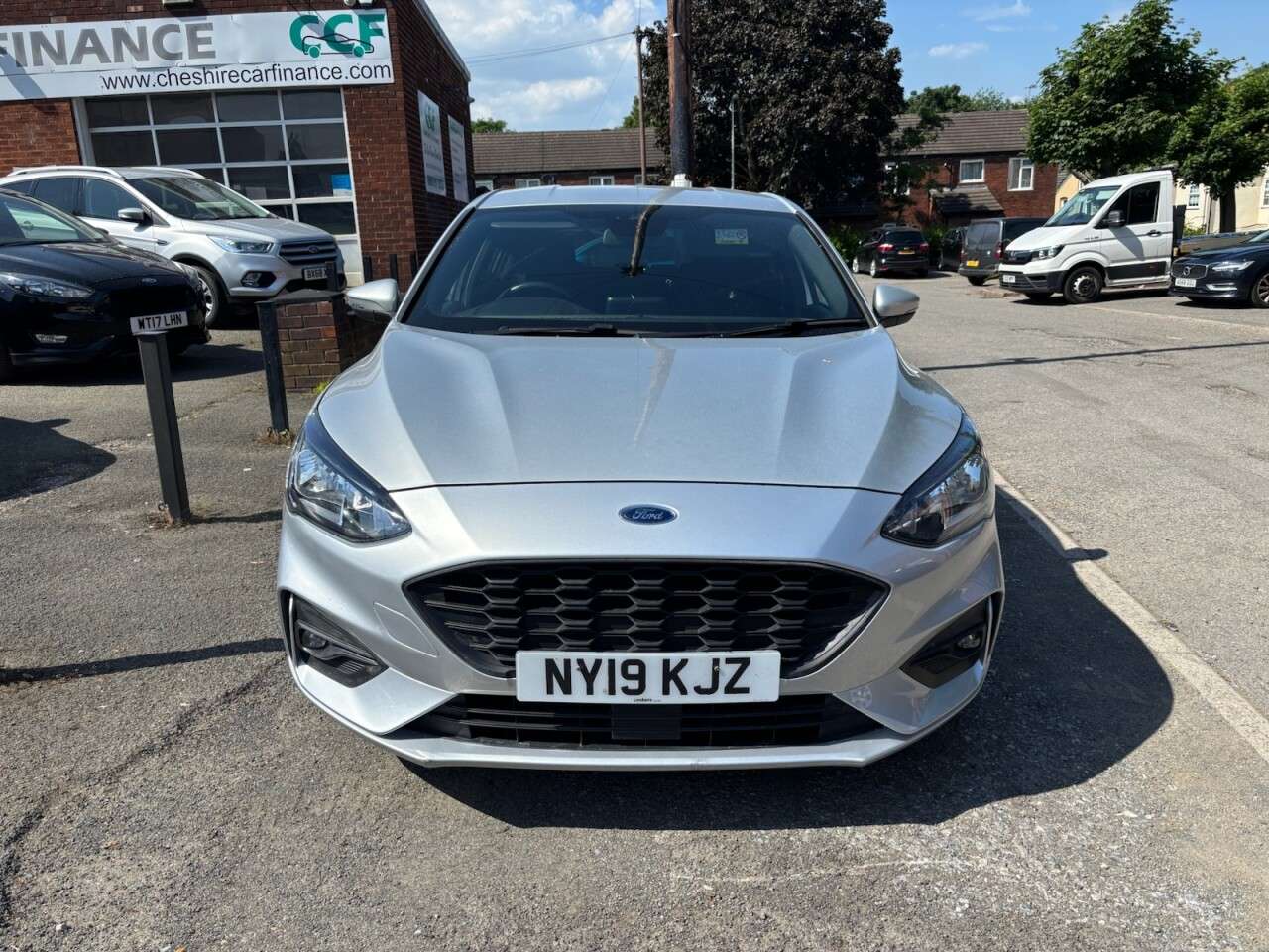A 2019 FORD FOCUS 1.0T EcoBoost ST-Line Hatchback 5dr Petrol Manual Euro 6 (s/s) (125 ps) A 2019 FORD FOCUS 1.0T EcoBoost ST-Line Hatchback 5dr Petrol Manual Euro 6 (s/s) (125 ps)