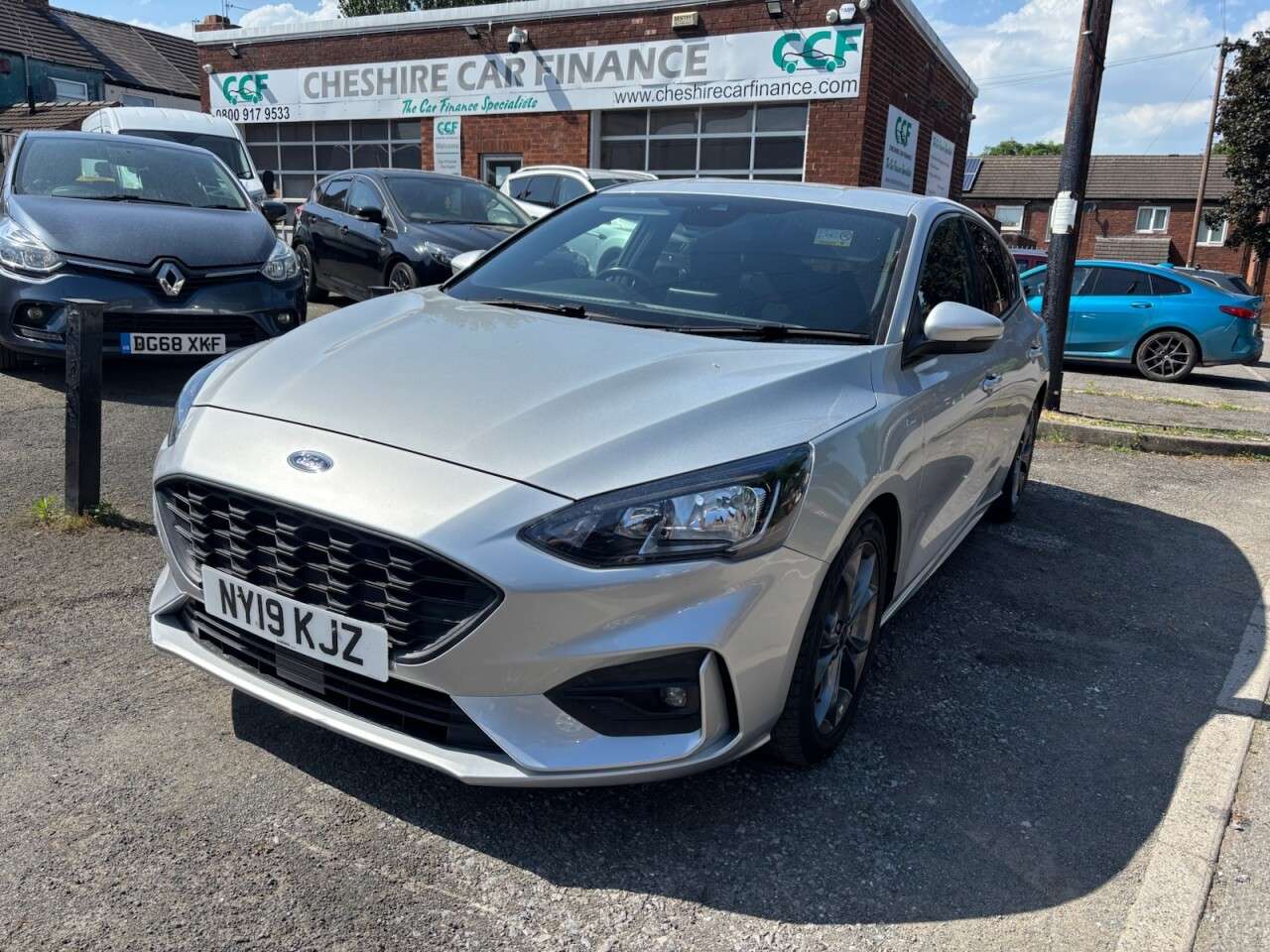 A 2019 FORD FOCUS 1.0T EcoBoost ST-Line Hatchback 5dr Petrol Manual Euro 6 (s/s) (125 ps) A 2019 FORD FOCUS 1.0T EcoBoost ST-Line Hatchback 5dr Petrol Manual Euro 6 (s/s) (125 ps)