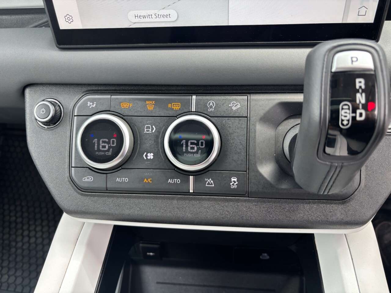 2024 LAND ROVER DEFENDER 90 2024 LAND ROVER DEFENDER 90