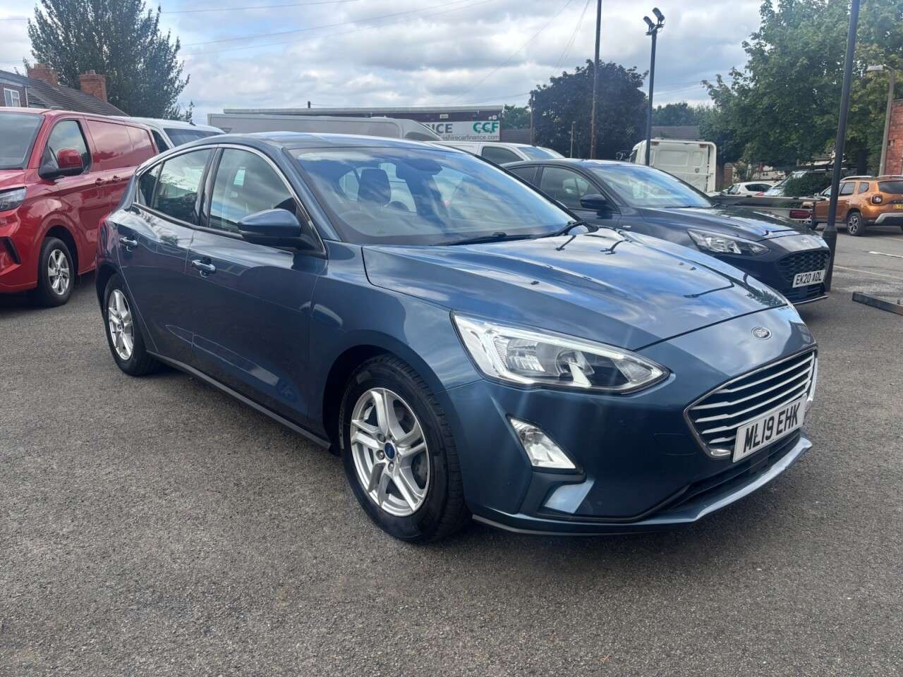 A 2019 FORD FOCUS 1.0T EcoBoost Zetec Hatchback 5dr Petrol Manual Euro 6 (s/s) (100 ps) A 2019 FORD FOCUS 1.0T EcoBoost Zetec Hatchback 5dr Petrol Manual Euro 6 (s/s) (100 ps)