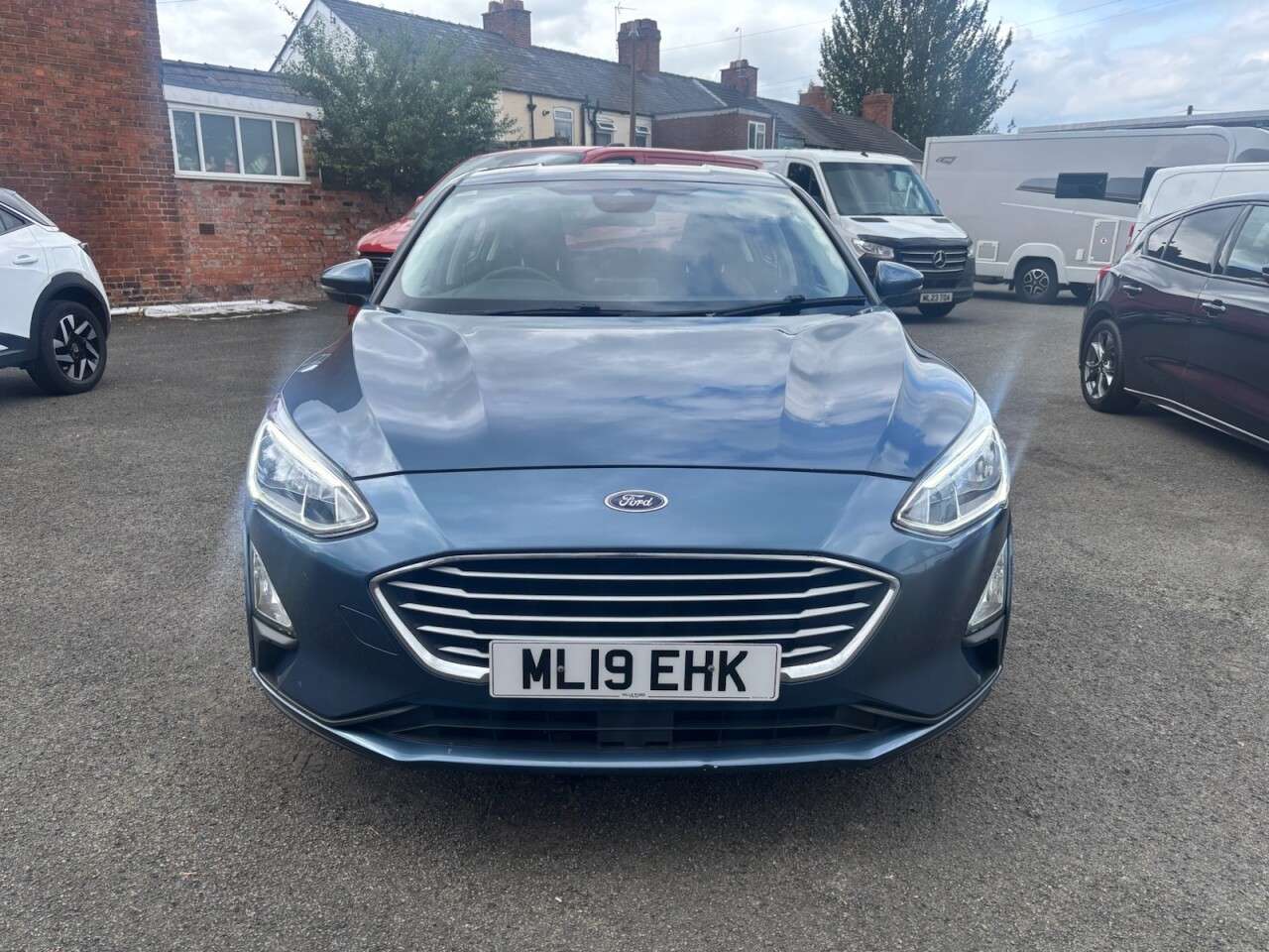 A 2019 FORD FOCUS 1.0T EcoBoost Zetec Hatchback 5dr Petrol Manual Euro 6 (s/s) (100 ps) A 2019 FORD FOCUS 1.0T EcoBoost Zetec Hatchback 5dr Petrol Manual Euro 6 (s/s) (100 ps)