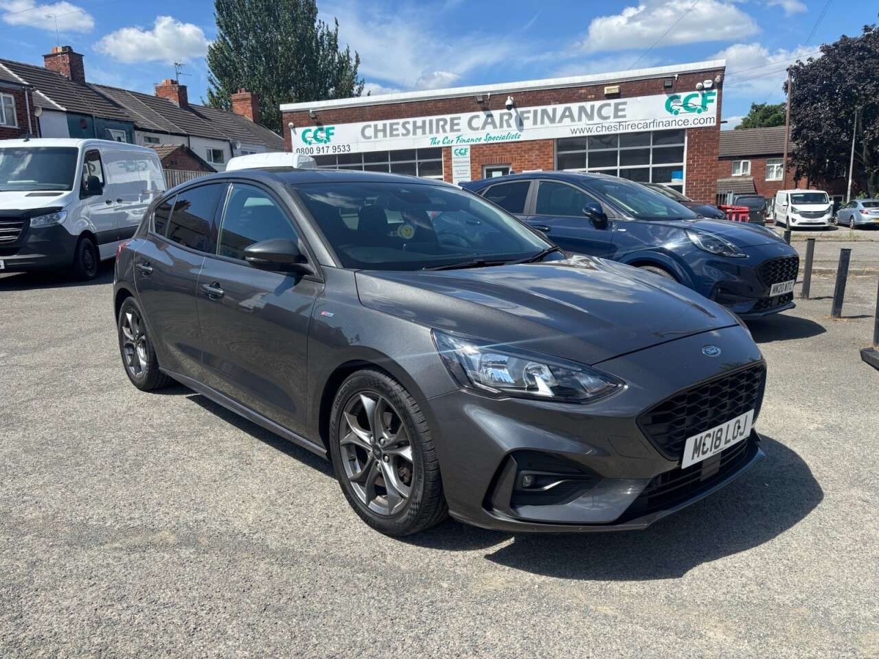 A 2018 FORD FOCUS 1.0T EcoBoost ST-Line Hatchback 5dr Petrol Manual Euro 6 (s/s) (125 ps) A 2018 FORD FOCUS 1.0T EcoBoost ST-Line Hatchback 5dr Petrol Manual Euro 6 (s/s) (125 ps)