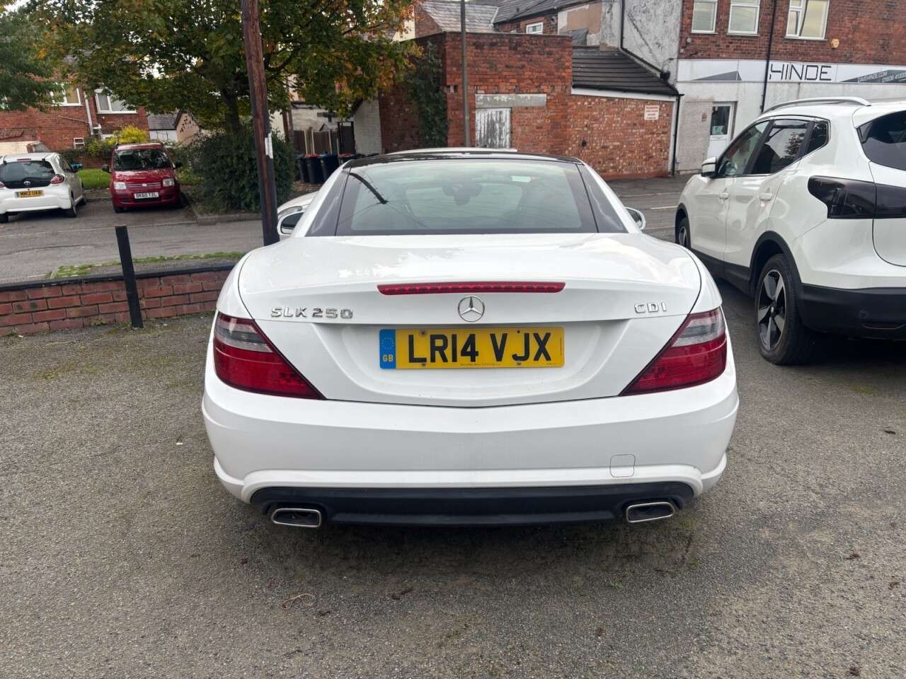 A 2014 MERCEDES-BENZ SLK 2.1 SLK250 CDI AMG Sport Convertible 2dr Diesel G-Tronic+ Euro 5 (s/s) (204 A 2014 MERCEDES-BENZ SLK 2.1 SLK250 CDI AMG Sport Convertible 2dr Diesel G-Tronic+ Euro 5 (s/s) (204