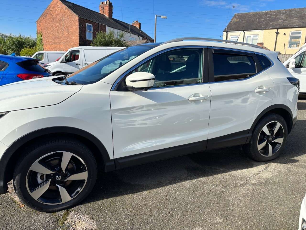 A 2016 NISSAN QASHQAI 1.5 dCi N-Connecta SUV 5dr Diesel Manual 2WD Euro 6 (s/s) (110 ps) A 2016 NISSAN QASHQAI 1.5 dCi N-Connecta SUV 5dr Diesel Manual 2WD Euro 6 (s/s) (110 ps)