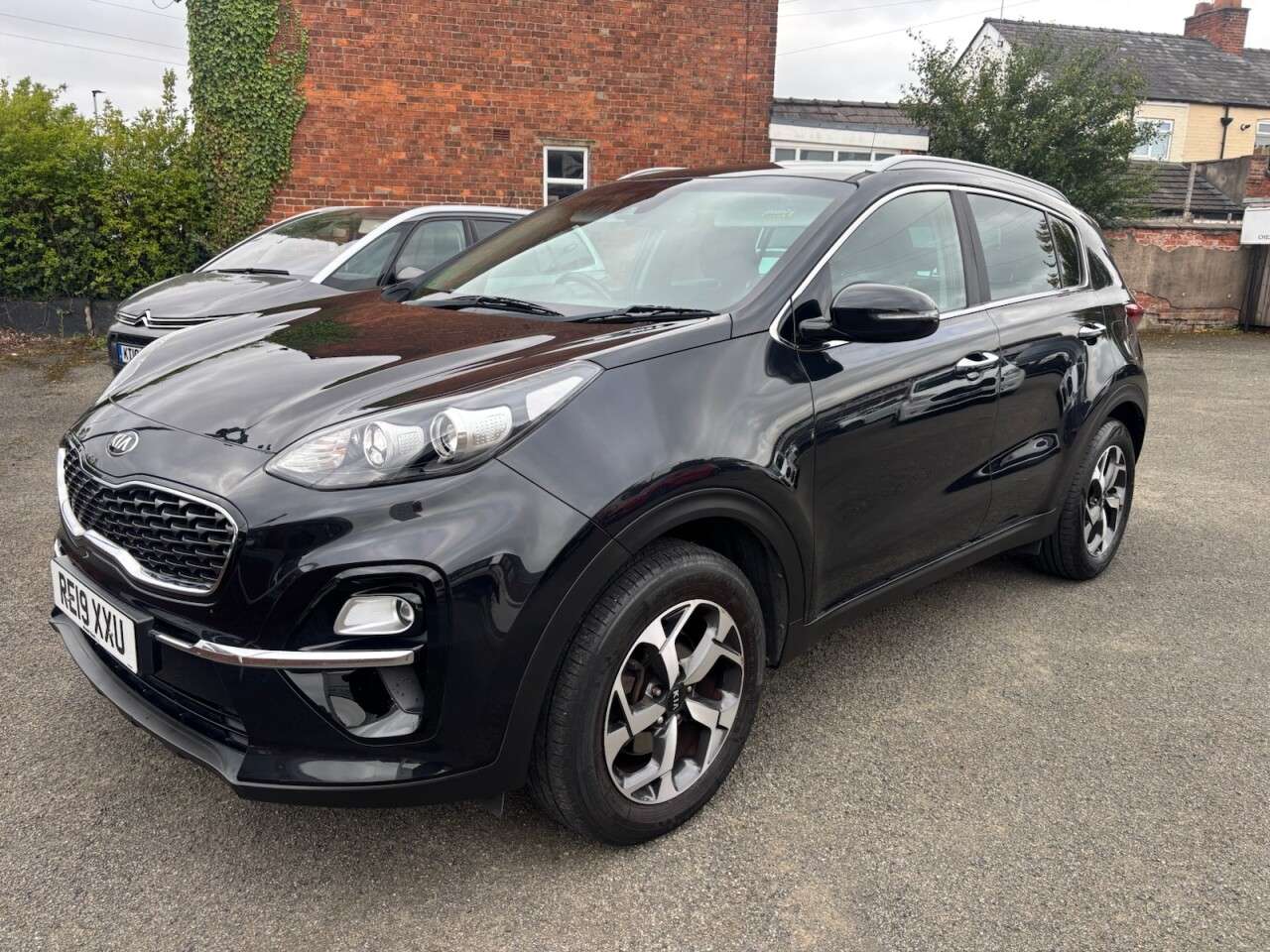 A 2019 KIA SPORTAGE 1.6 GDi 2 SUV 5dr Petrol Manual Euro 6 (s/s) (130 bhp) A 2019 KIA SPORTAGE 1.6 GDi 2 SUV 5dr Petrol Manual Euro 6 (s/s) (130 bhp)